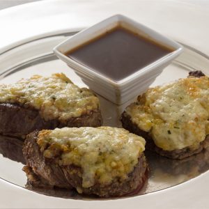 Medalhão de filet mignon com Brie