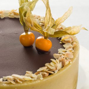 Torta de chocolate com marzipã